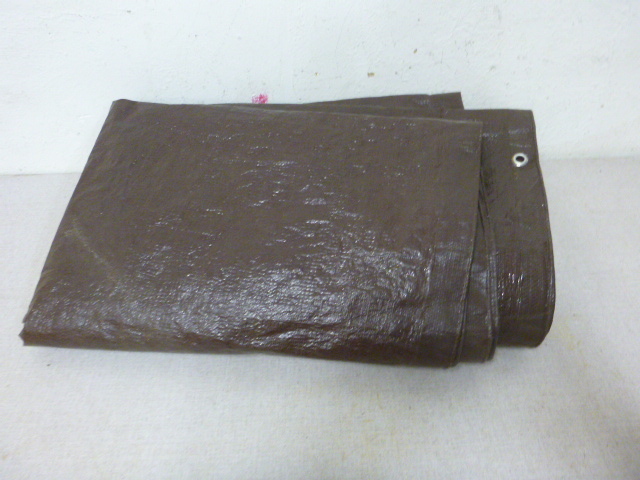 lot 104 image: Tarp