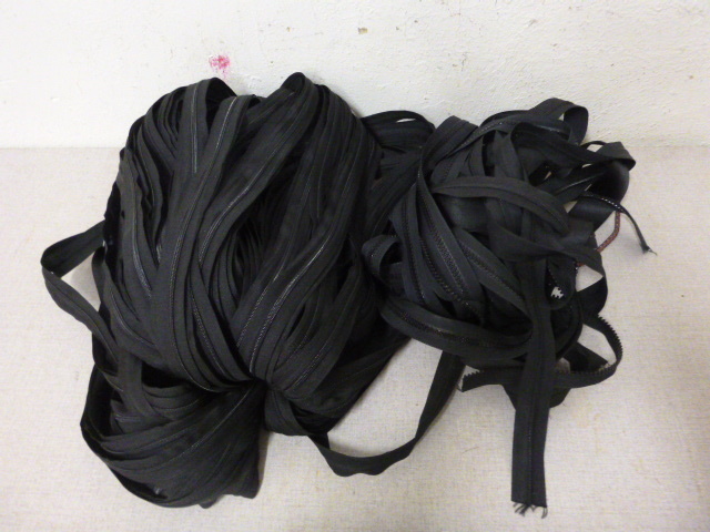 lot 109 image: Miscellaneous Zipper Material