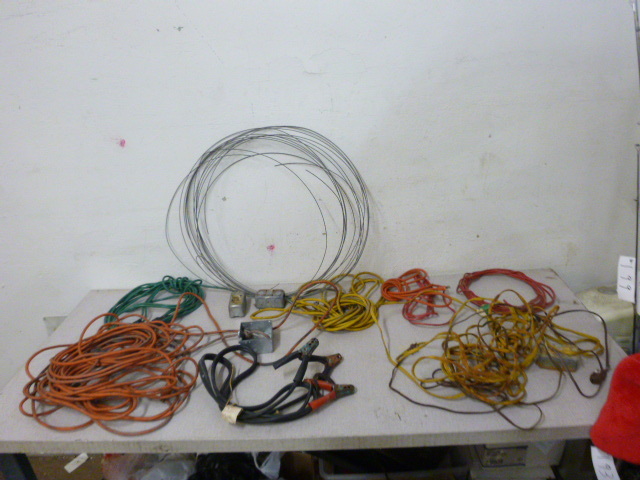 lot 113 image: Miscellaneous Electric Wire and Cords