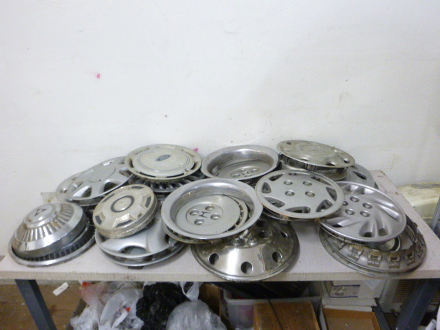 lot 124 image: Miscellaneous Wheel Covers