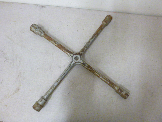 lot 127 image: Semi 4-Way Tire Wrench