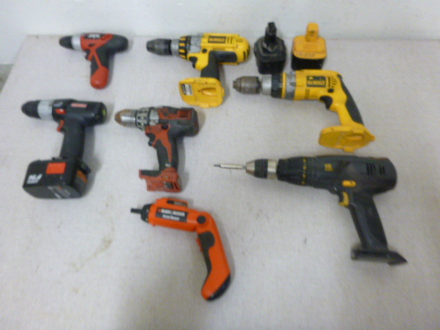 lot 148 image: Miscellaneous Cordless Tools