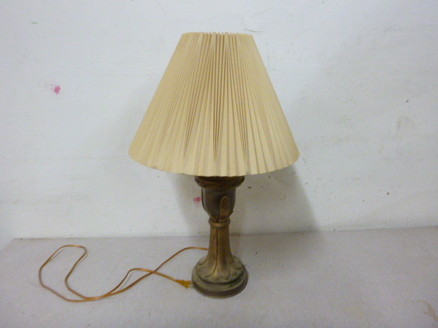 lot 171 image: Table Lamp