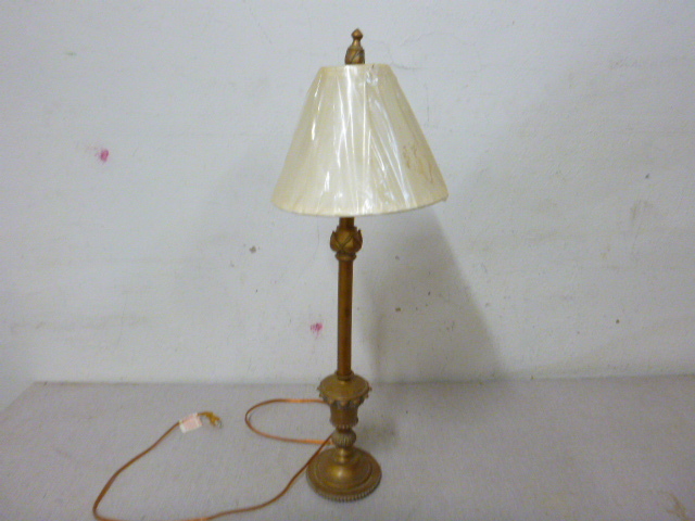 lot 173 image: Table Lamp