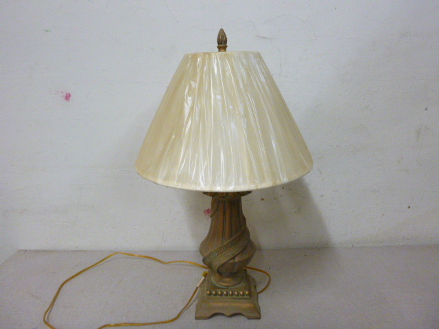 lot 176 image: Table Lamp