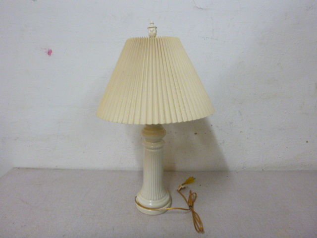 lot 179 image: Table Lamp