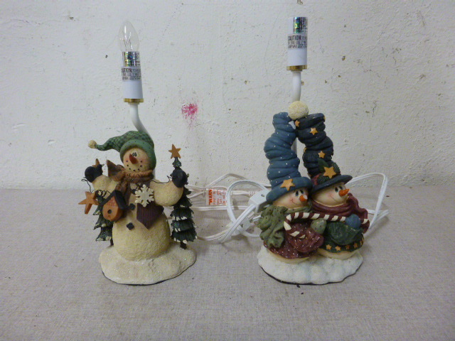 lot 186 image: 2 Small Christmas Lamps