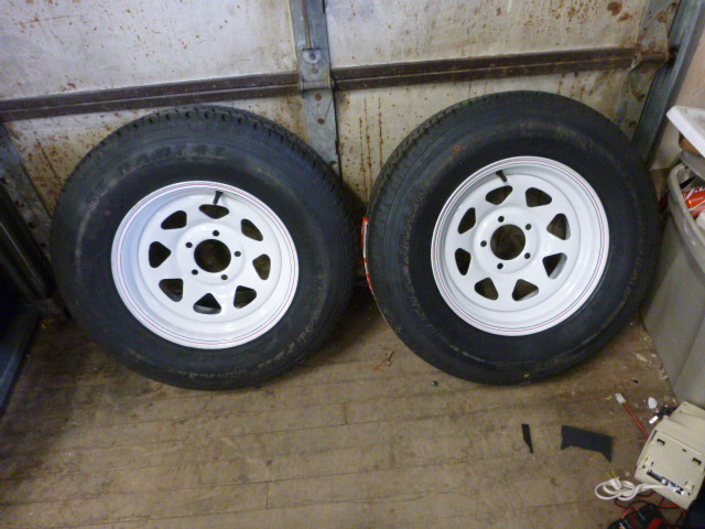 lot 5 image: 2 Super Trail ST Radial Trailer Tires