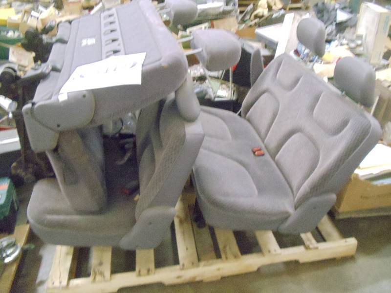 lot 12 image: Chrysler mini van seats