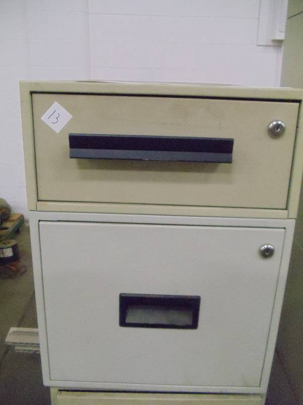 lot 13 image: 2 drawer metal cabinet