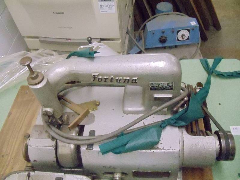 lot 31 image: Fortuna commercial sewing machine.