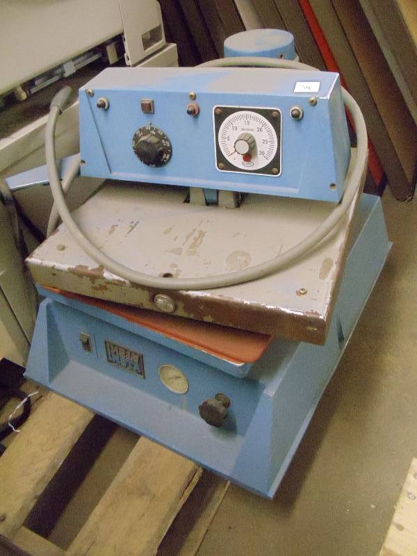 lot 34 image: Heat press