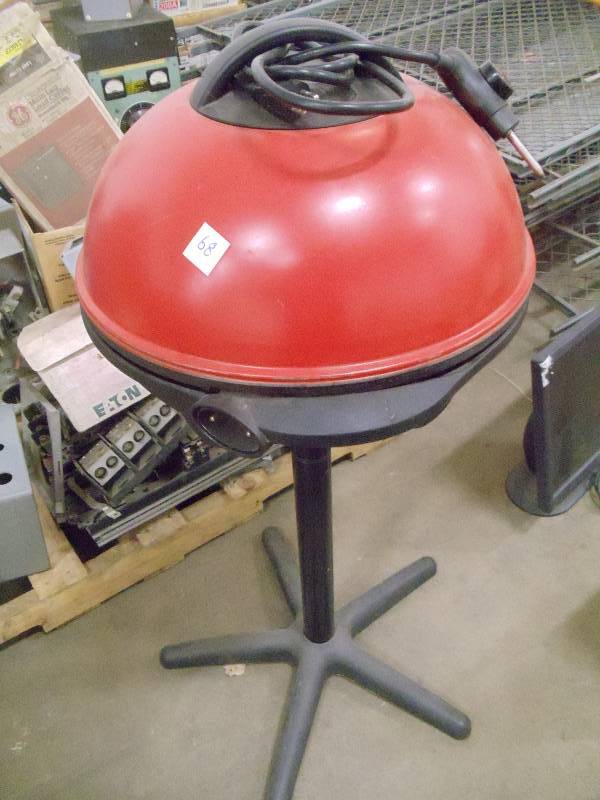 lot 68 image: George Foreman grill