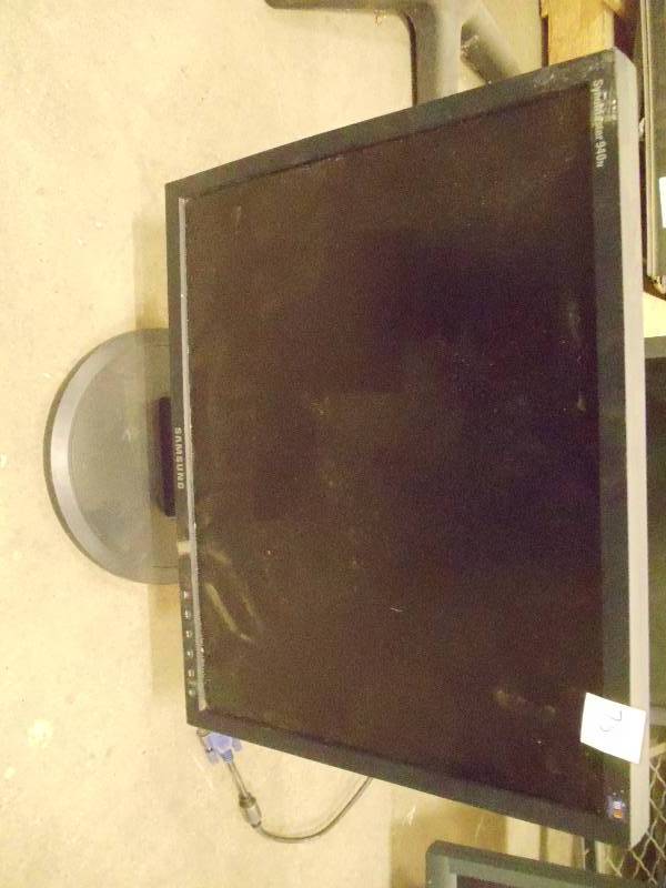 lot 75 image: Samsung monitor