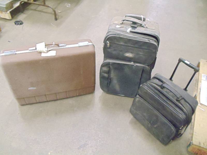 lot 87 image: 2 suit cases