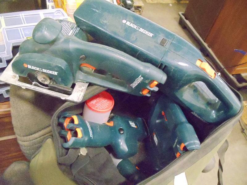 lot 98 image: Black and Decker versa pak set