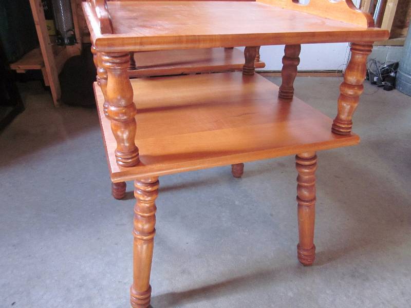 2 Traditional Antique End Tables