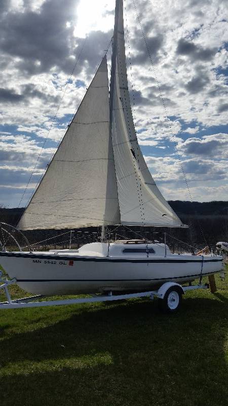 21 Ft Sailboat with Motor and Trailer