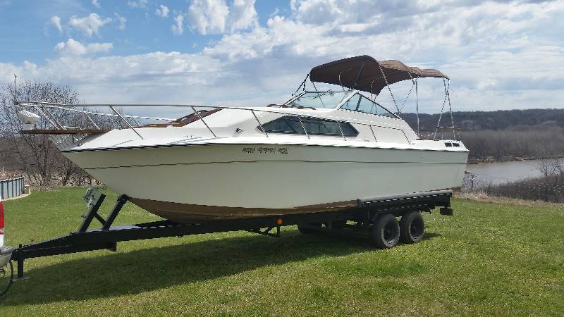 Chaparral 27ft Cabin Cruiser Toy Hauler Camper Sailboat