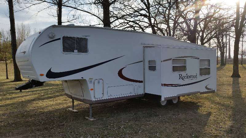 2006 Rockwood 30 ft. 5th Wheel 1/2 ton Towable Camper ...