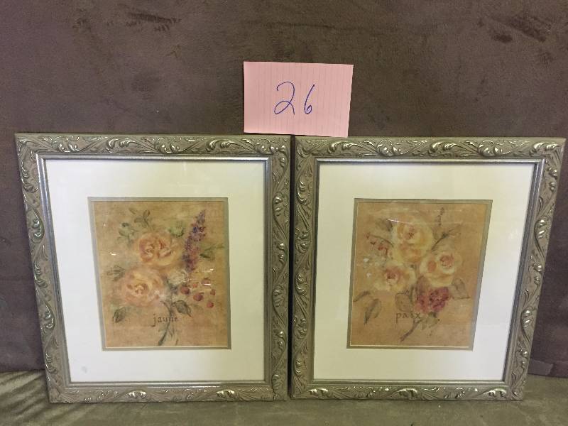 lot 26 image: Lot of 2 Picture decorative frames