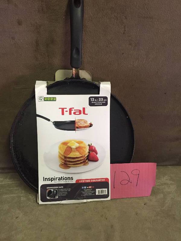 lot 129 image: T-fal Giant 13 Inch Pancake Griddle - Black used