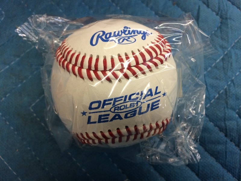 lot 19 image: Rawlings  NEW Baseballs - View all pictures for more details