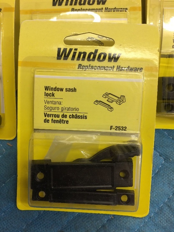 lot 34 image: Window Replacement Hardware   Sash Lock  - NEW - Lot of 15