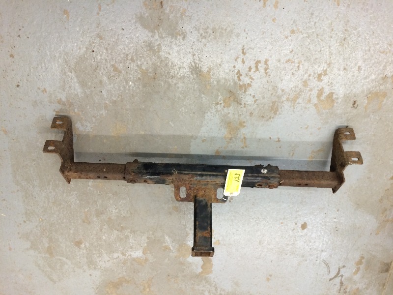 lot 123 image: Receiver Hitch