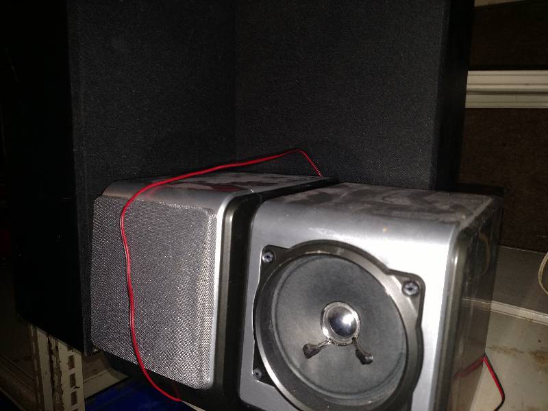 2 pair of speakers