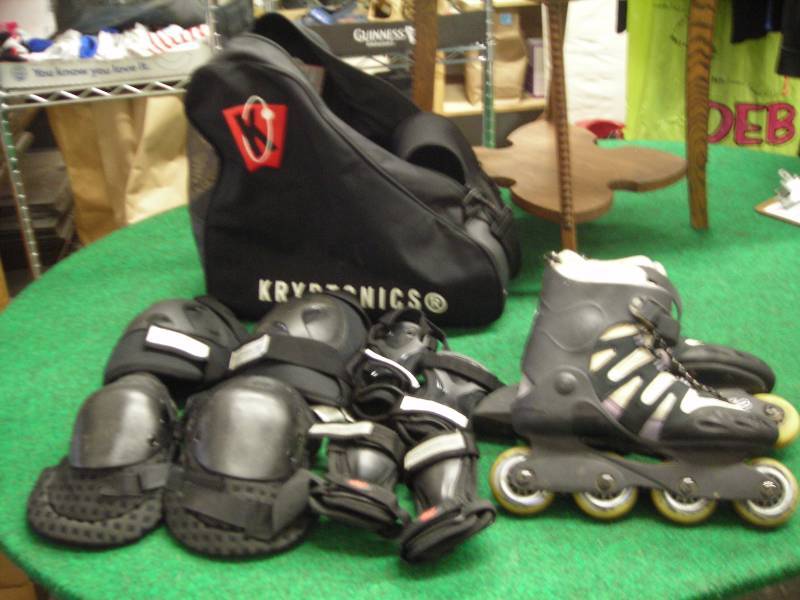 Pair Of Kryptonic K2 Roller Blades With Elbow & Knee Pads & Carry Case Size 9