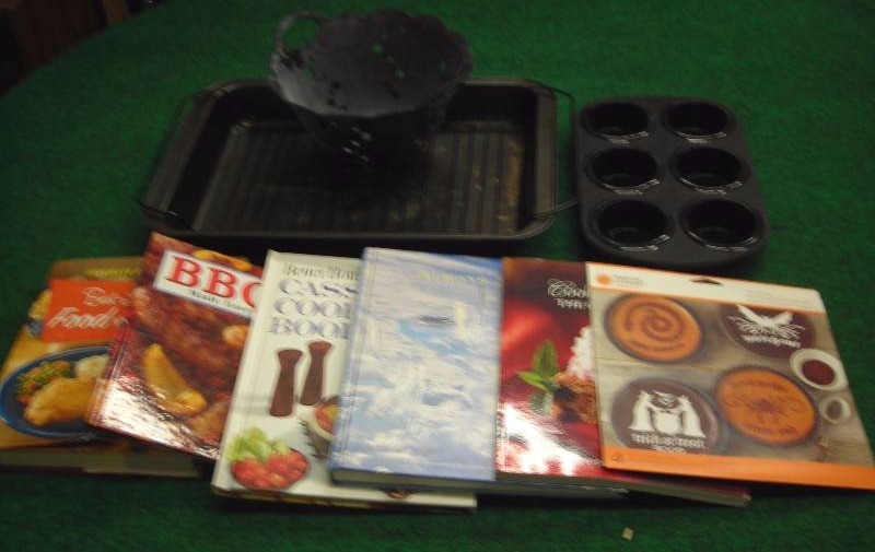 Cookbooks & Bakeware