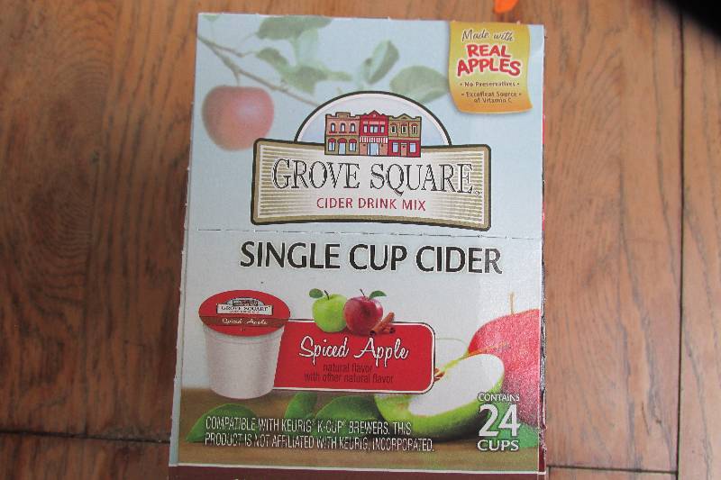Box of 24 Grove Square cider drink ...