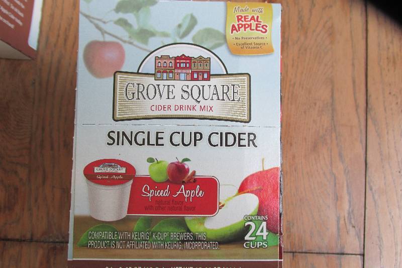 Box of 24 Grove Square cider drink ...