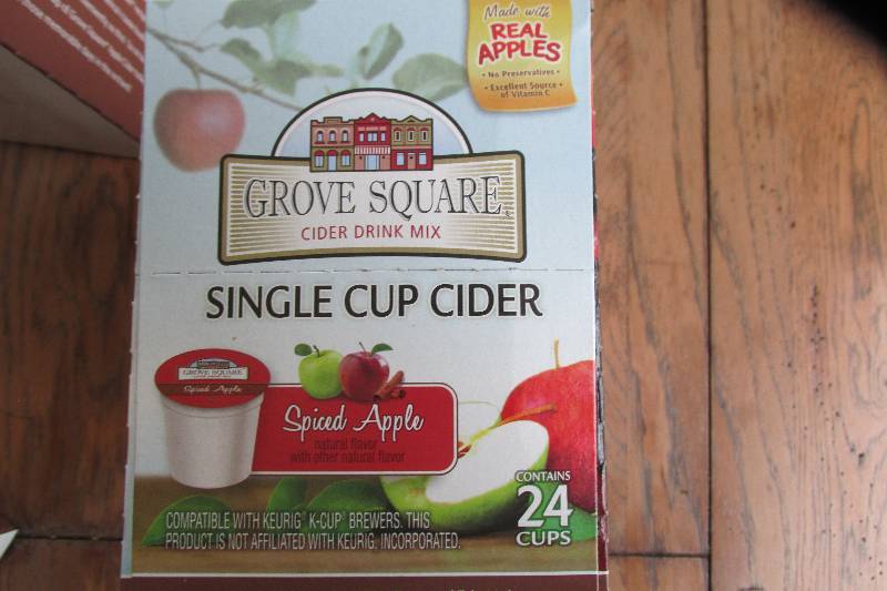 Box of 24 Grove Square cider drink ...