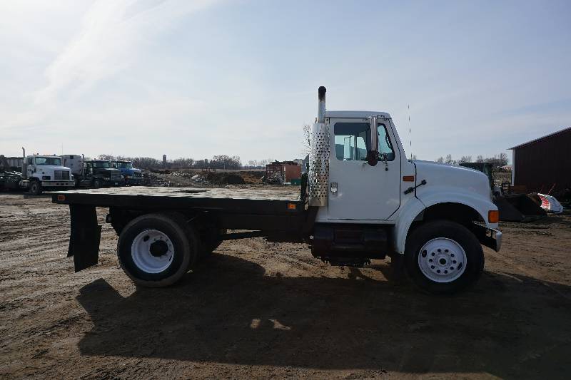 1993 International 4900 Flatbed Truck