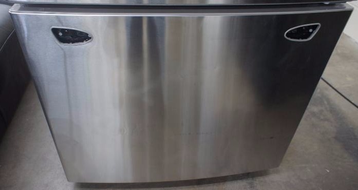 lot 3 image: LG Refrigerator Model # (LDC24370ST)