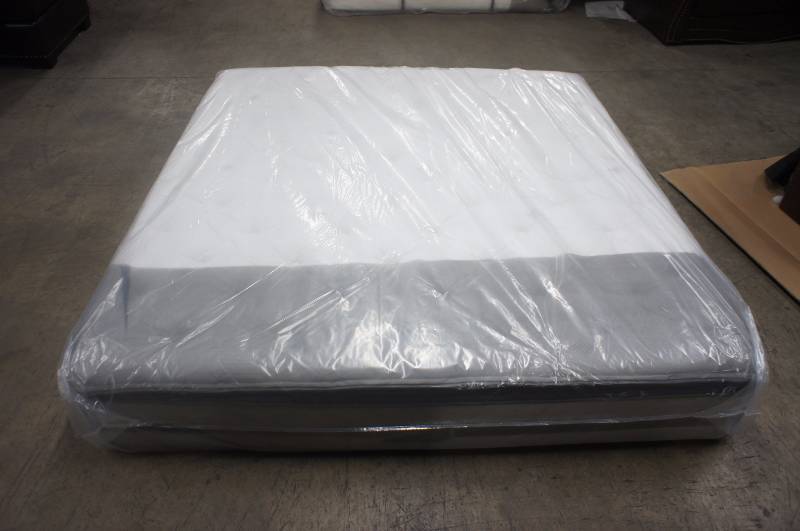 lot 34 image: Simmons Beautyrest King Allie Firm Pillowtop Mattress.