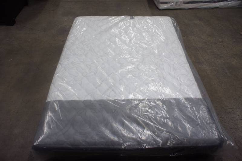 lot 36 image: Simmons Beautyrest Queen Teagan Extra Firm Tight Top Mattress