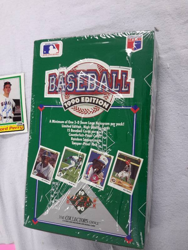 1990 Baseball Edition.. Baseball cards.  Lee Trevino and Gaylord Perry Cards..