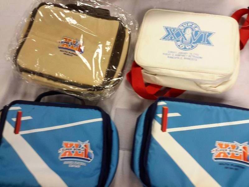 9 Super Bowl Theme Lunch boxes