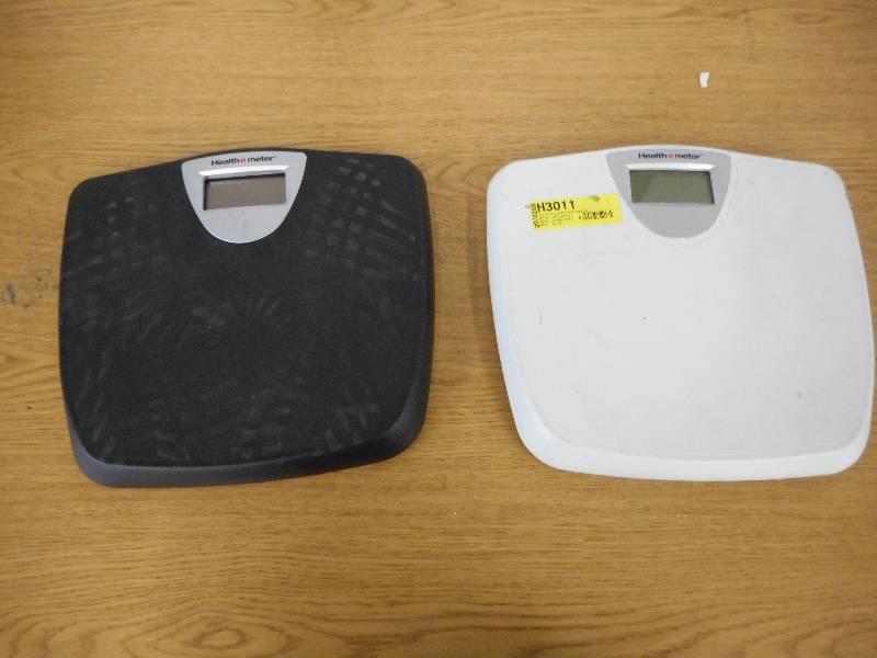 (2) HEALTH O METER BATHROOM WEIGHT SCALES