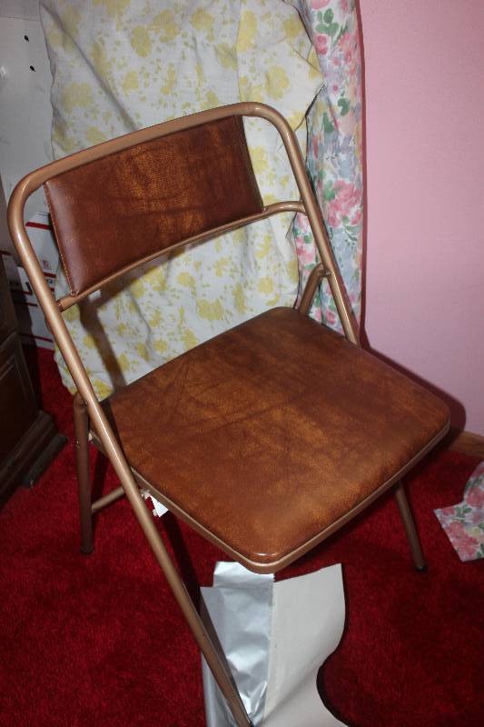 Lot of (2) Folding Chairs