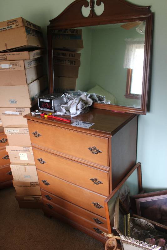 5-Drawer Mirrored Dresser