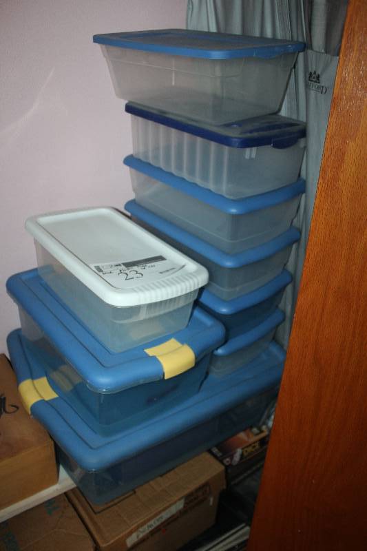 Lot of Plastic Tubs With Blue Lids
