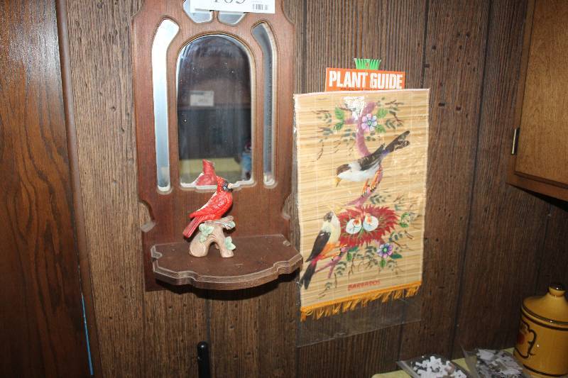 Wall Lot Including Display Mirror, Bird Art