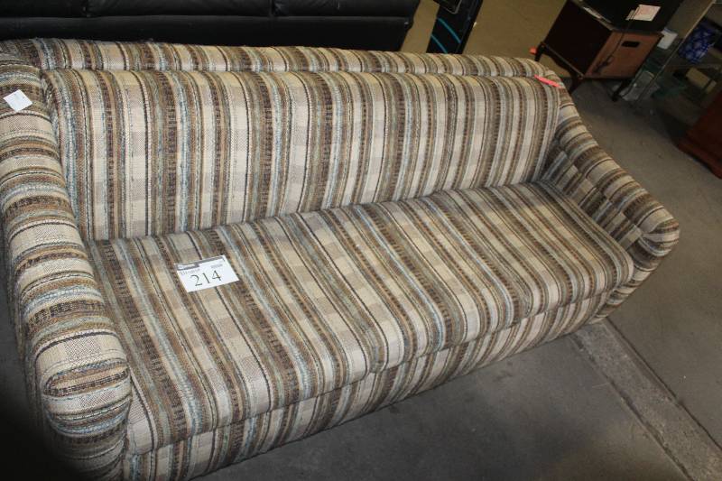 lot 214 image: Couch