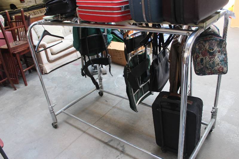 lot 237 image: Rack