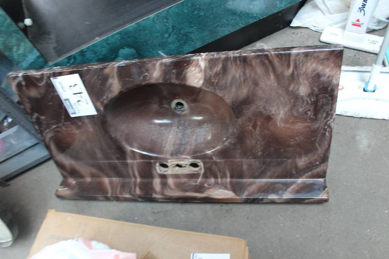 lot 243 image: Counter Sink Unit