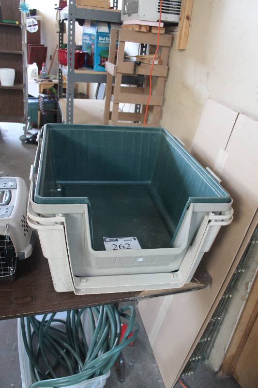 lot 262 image: Lot of (2) Kennels